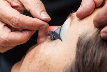 How To Remove Glue From Eyelashes Like An Expert